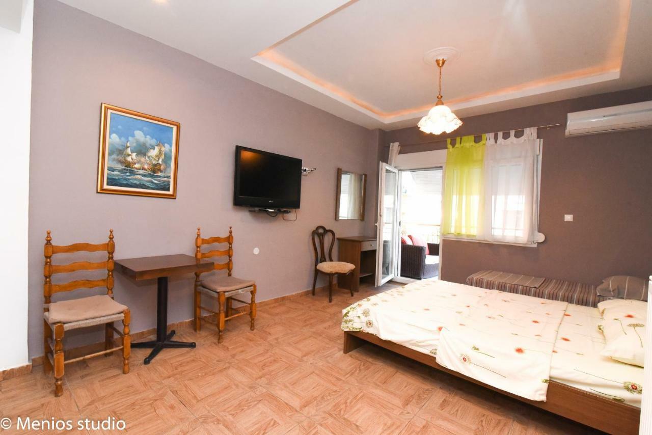 Menios Apartments And Studios Nea Kallikrateia Dış mekan fotoğraf