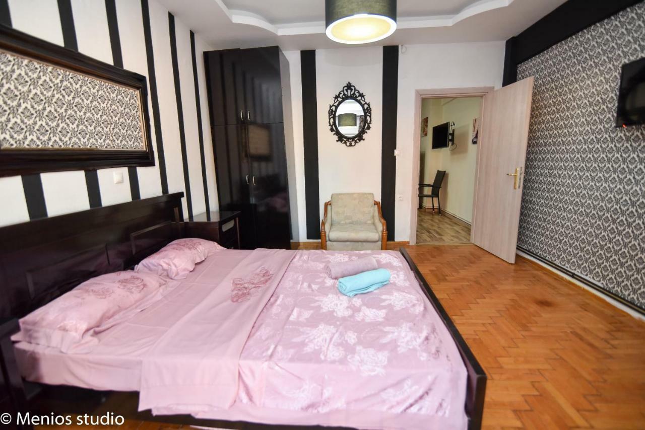 Menios Apartments And Studios Nea Kallikrateia Dış mekan fotoğraf