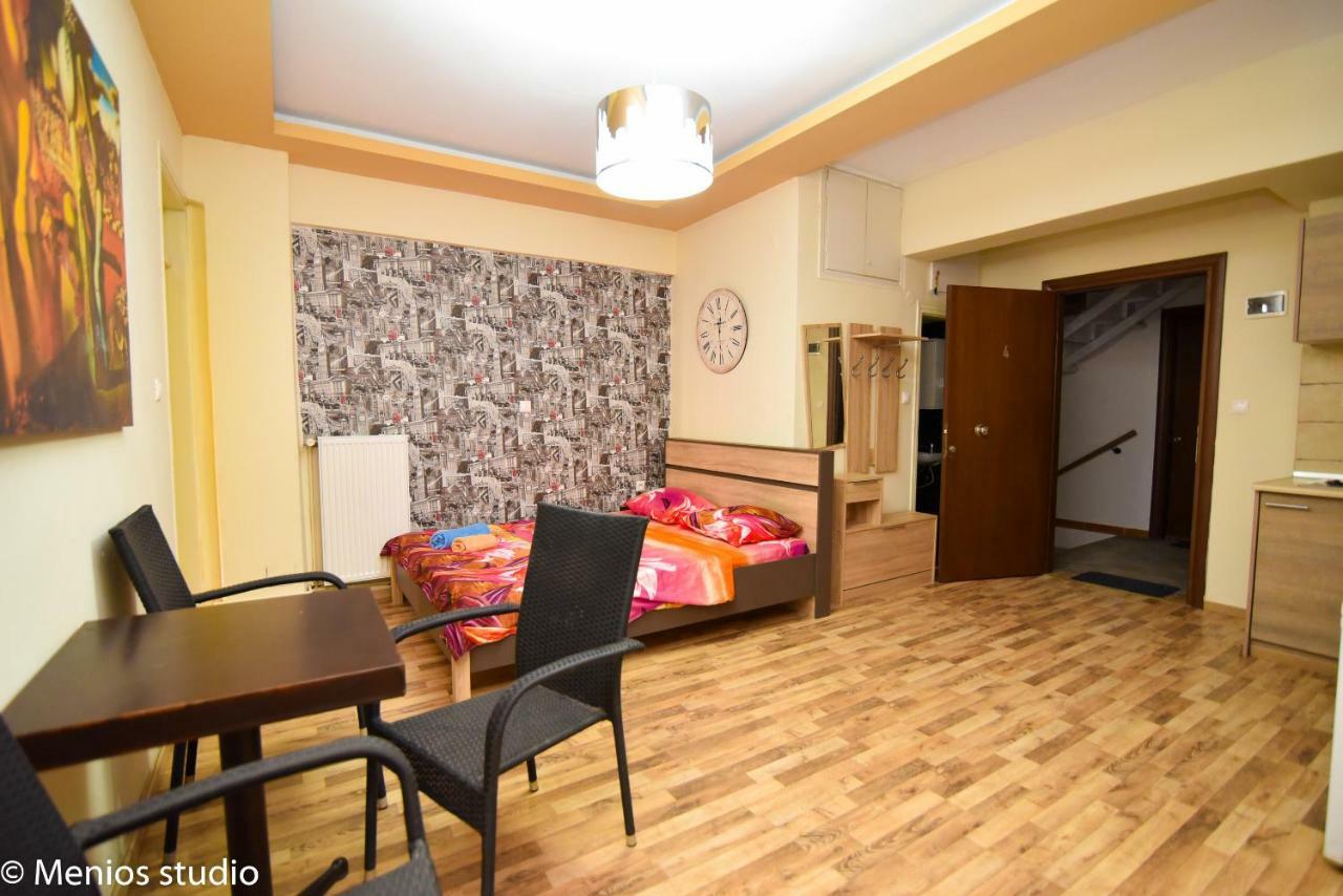 Menios Apartments And Studios Nea Kallikrateia Dış mekan fotoğraf